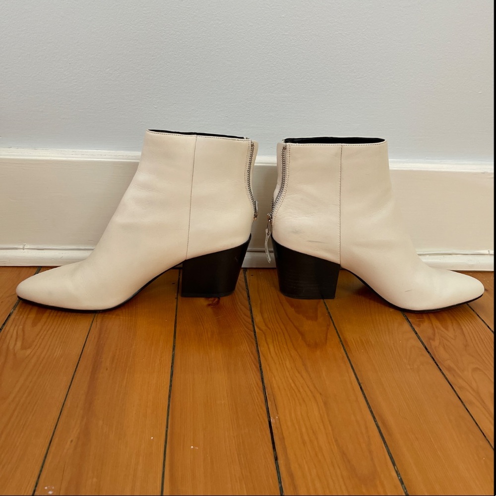 Dolce Vita white ankle boots size 8